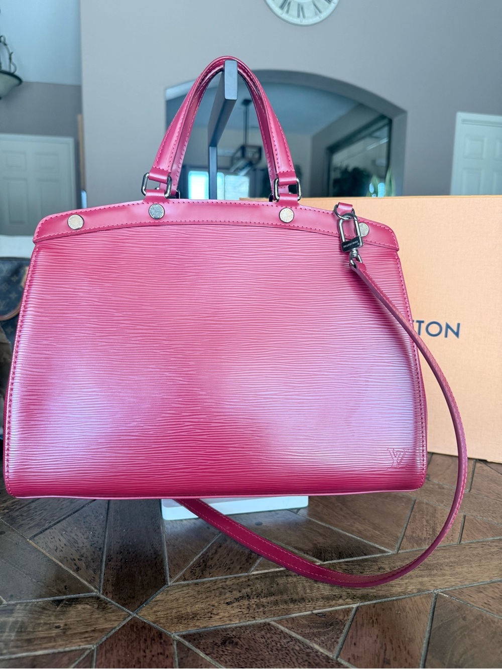 ❤️ Louis Vuitton Epi Brea MM Carmine Red Leather Crossbody Satchel ❤️